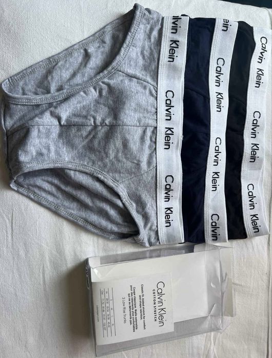 ЧИСТО НОВИ слипове  Calvin Klein размер:М