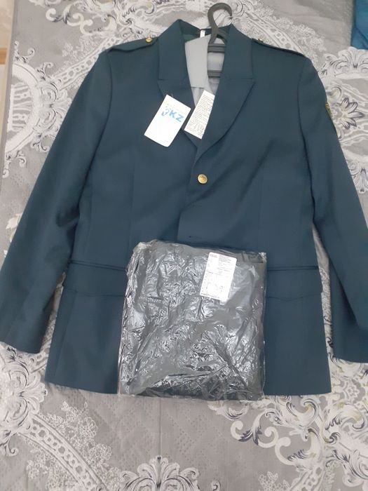 Военная форма новый, китель брюки в комплекте с этикеткой  всего за 13