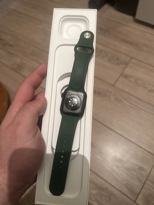 Часы эпл вотч 7 серии