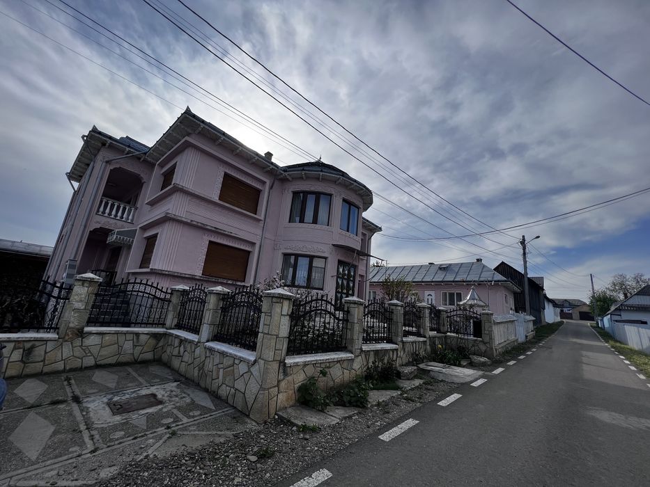 Casă+cladire+statie epurare