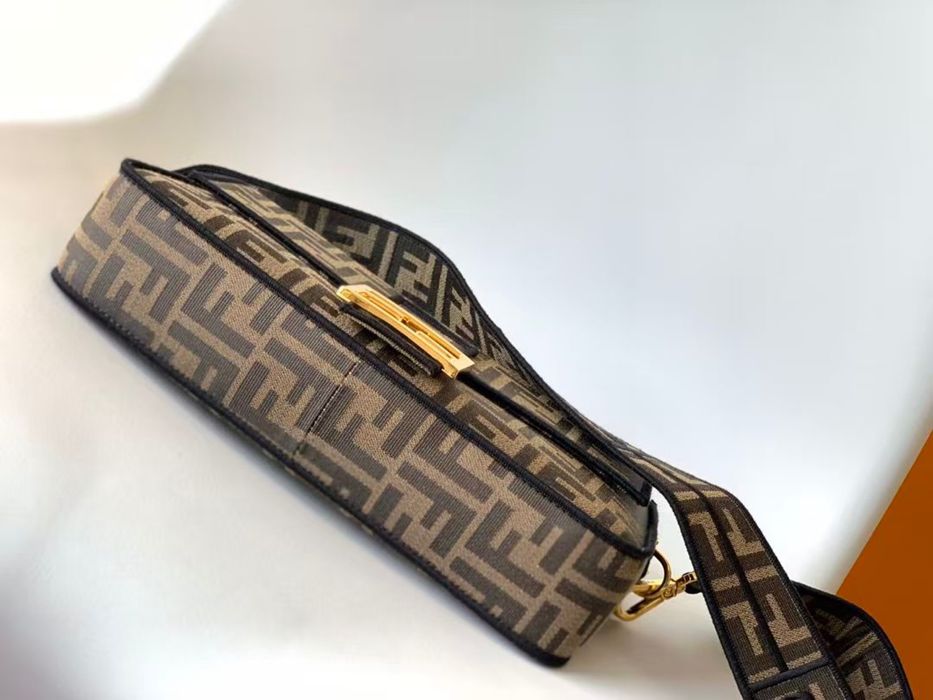 Сумка Фенди багет