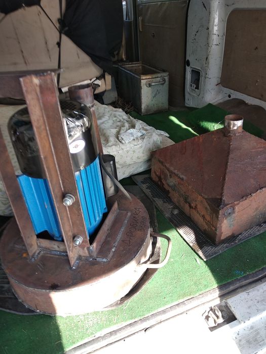 Сенорезка -дробилка на 220