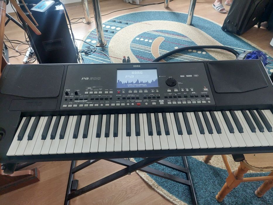 Korg PA 600 folosit în casă