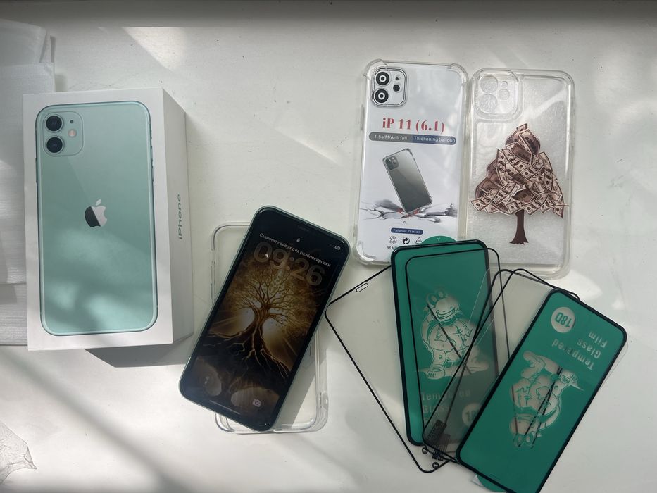 iPhone 11 64GB green