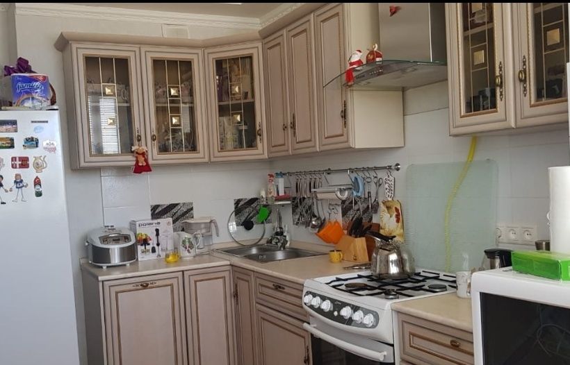 Кухонный гарнитур с газовой плитой