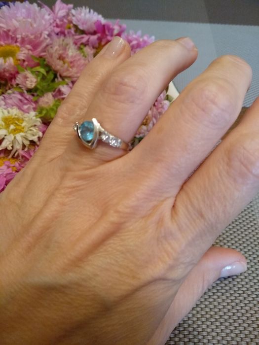 Продам серебряное кольцо