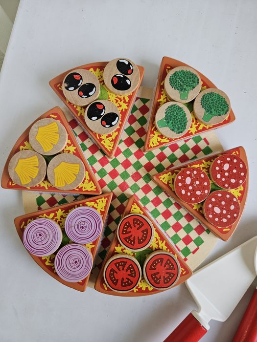 Продам пиццу деревянную игрушка