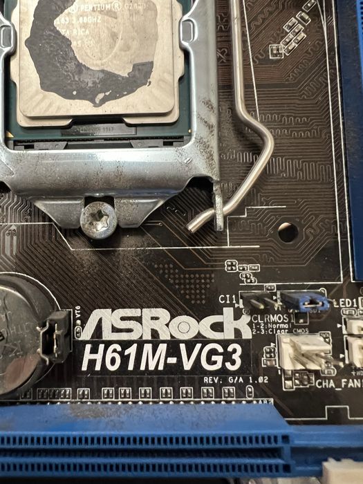 Дъно и процесор ASRock H61M-VG3 + Intel Pentium G2030 + кулер БЕЗ ЗАДНА ПЛАНКА
