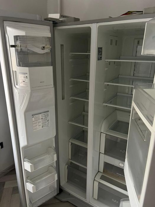 Продам холодильник LG
