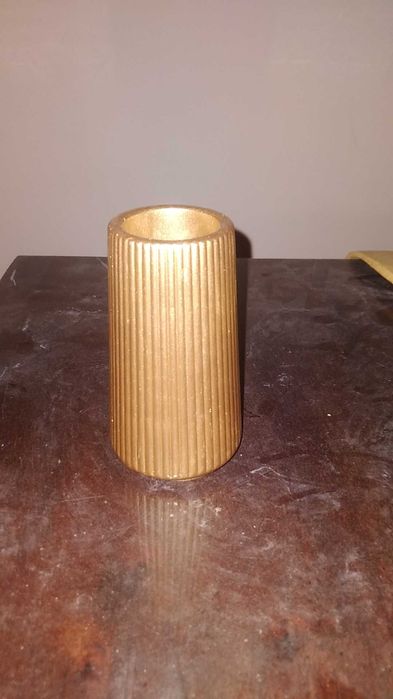 Dekorativ guldon vazalar