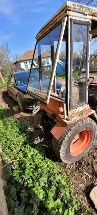 Трактор със косачка