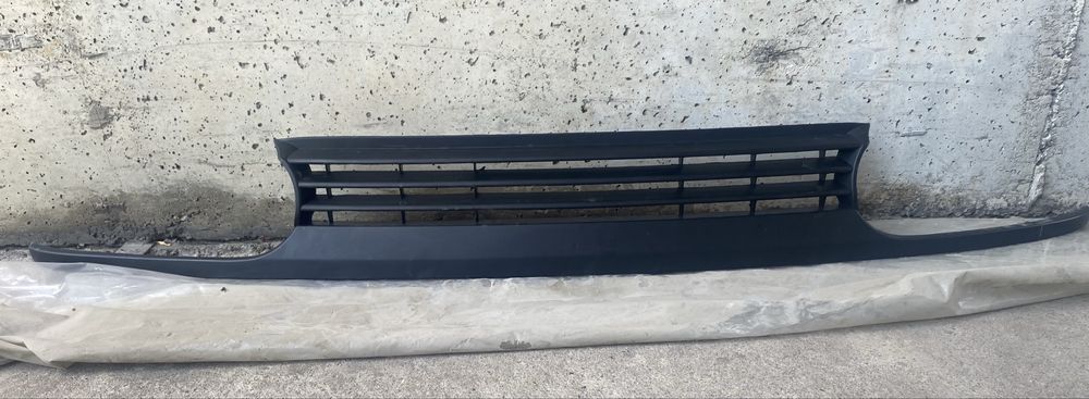 Продам решетку на VW Golf 3