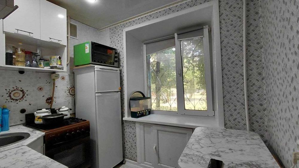 Продам 2 ком квартиру с ремонтом все рядом