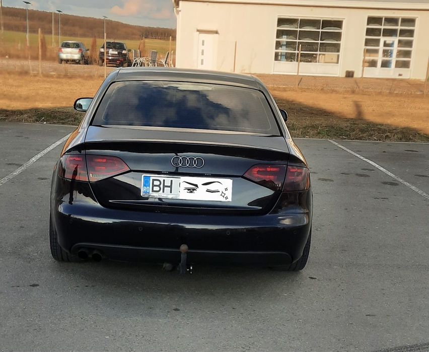 Vand Audi A4 B8 din anul 2011 cu motor de 2.0 diesel