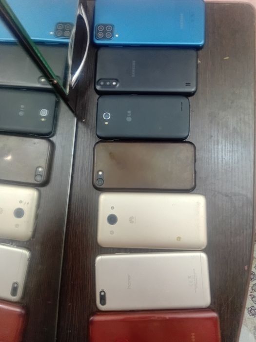 Продам телефон на запчасти