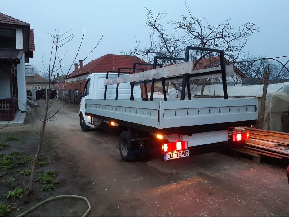 Vand Mercedes-Benz Sprinter 413 pentru mai multe detalii sunați la numărul de telefon afișat 0762507912