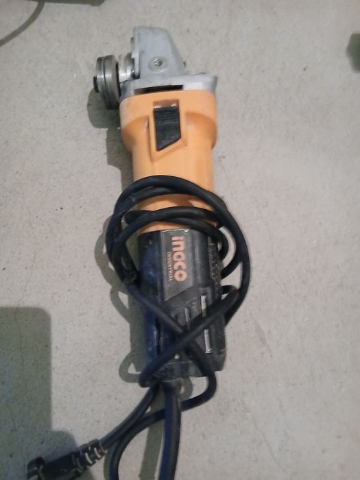 Перфораторлар  ва болгаркалар сотилади срочно