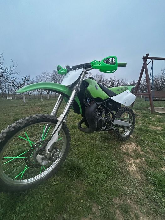 Dezmembrez kawasaki kx 80 sau se vinde întreg