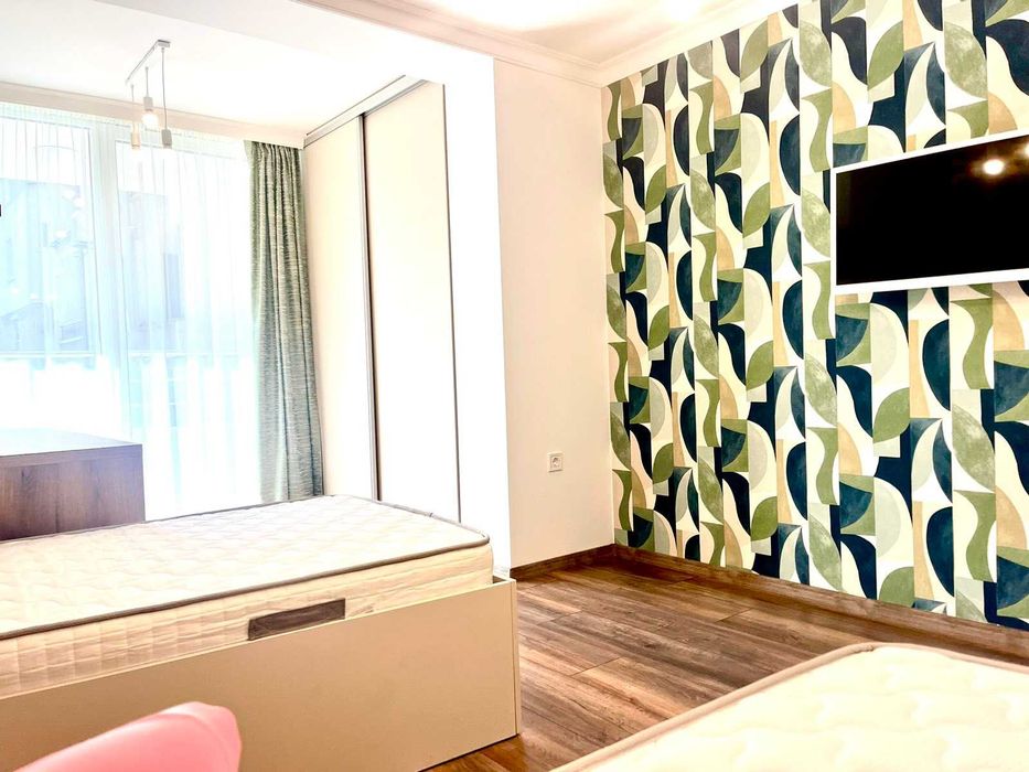 Дава се под наем Тристаен апартамент в Бургас, Лазур - 130 кв.м за 1150 € - Снимка #19