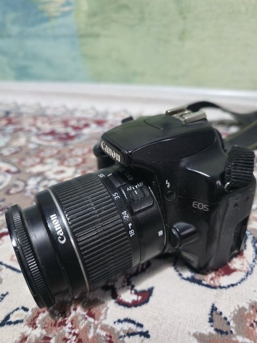 Canon EOS 1000D.