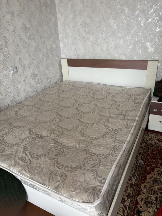 Двухспальный кровать