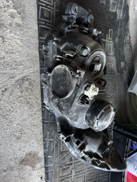 Фара передни , решотка на субару форестер sg