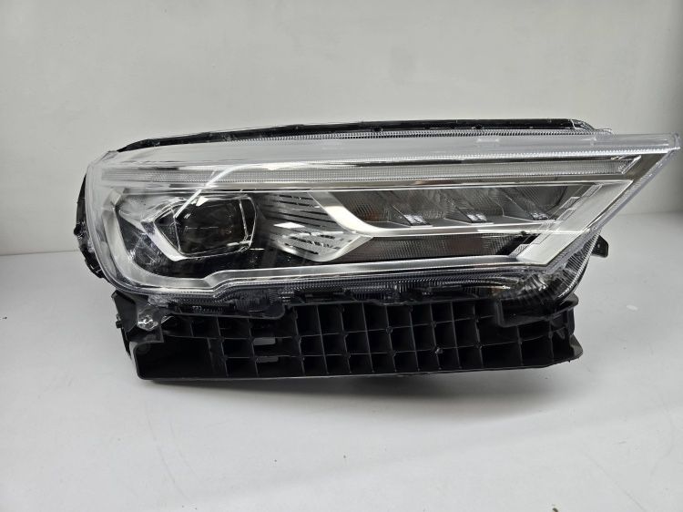 Фара передняя Haval M6