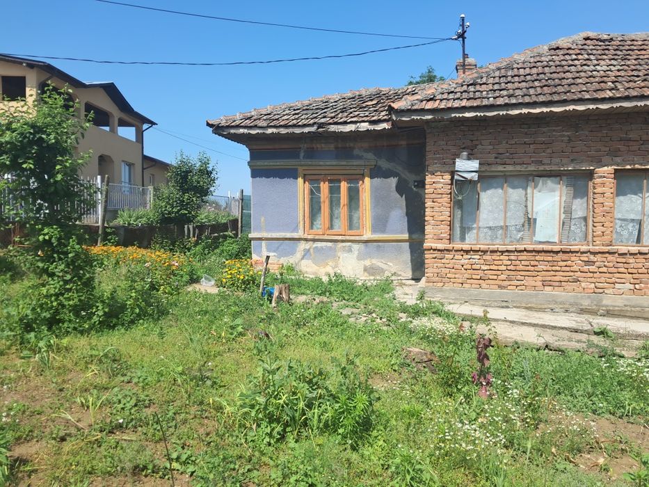 Casa  curte sitoat  la 30 k de bucuresti giurgiu