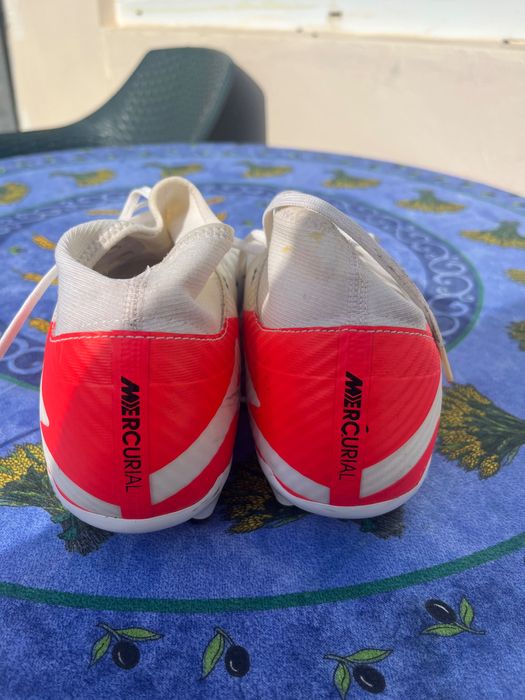 Продавам футболни обувки Nike Zoom Mercurial