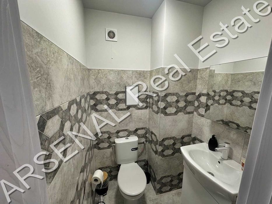 Дава се под наем Тристаен апартамент в София, Център - 100 кв.м за 747.66 € - Снимка #6