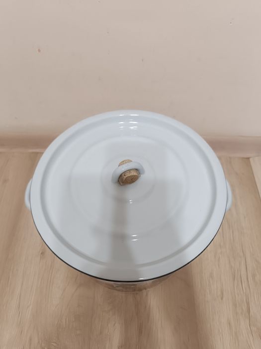 Эмалированная кастрюля 10 литров