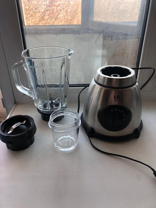 Продам блендер LG