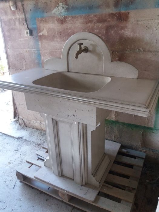 Градинска мивка за стена