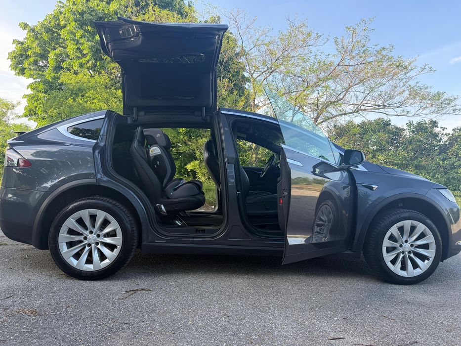 Tesla Model X 2018 | Supercharging Gratuit | HW3 | 6 Locuri | Premium Connectivity