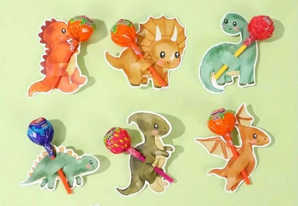 Украса за рожден ден с тема динозаври- 30 лв