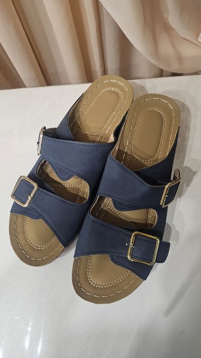 Продам женскую обувь