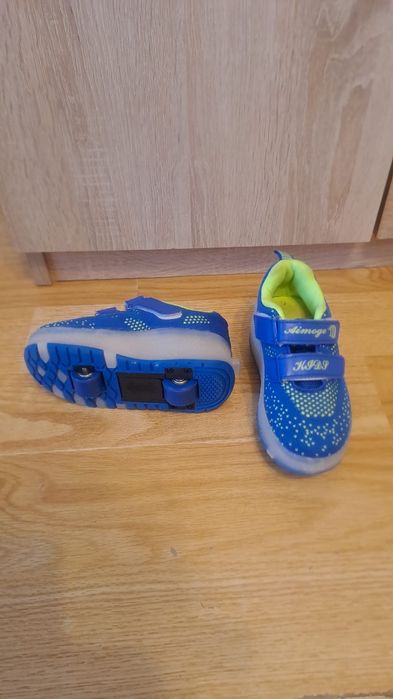 Adidași cu rotile marinea 27
