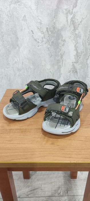 Сандали, чешки, тапочки