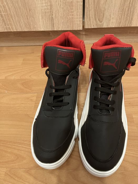 Продам крассовки от Puma