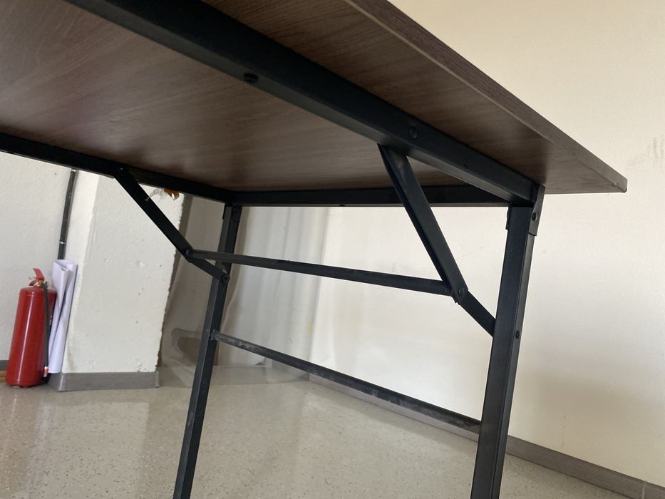 Стол раскладной на ножках