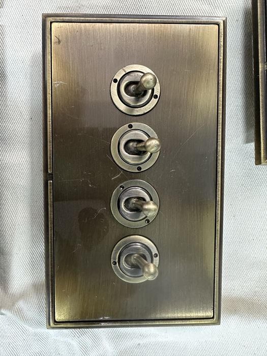 Выключатели, латунные