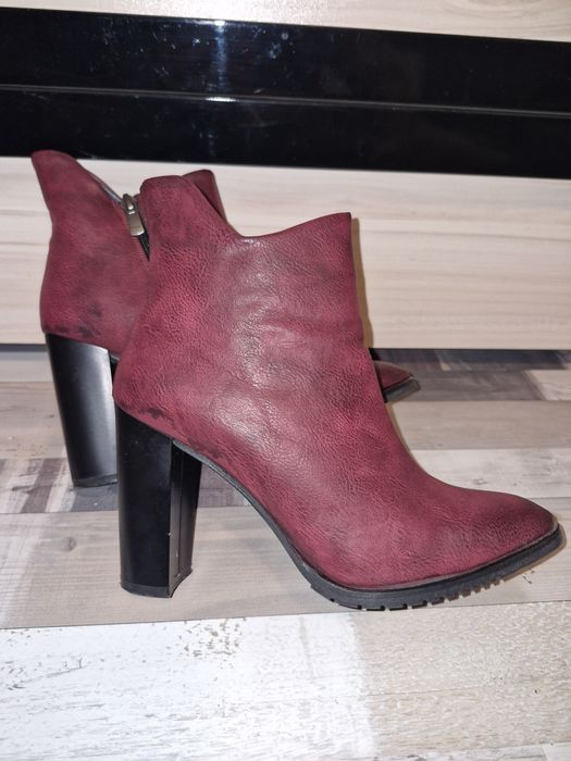 Боти с висок ток