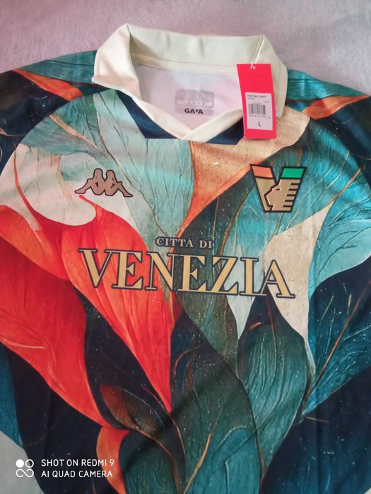 чисто нови тениски