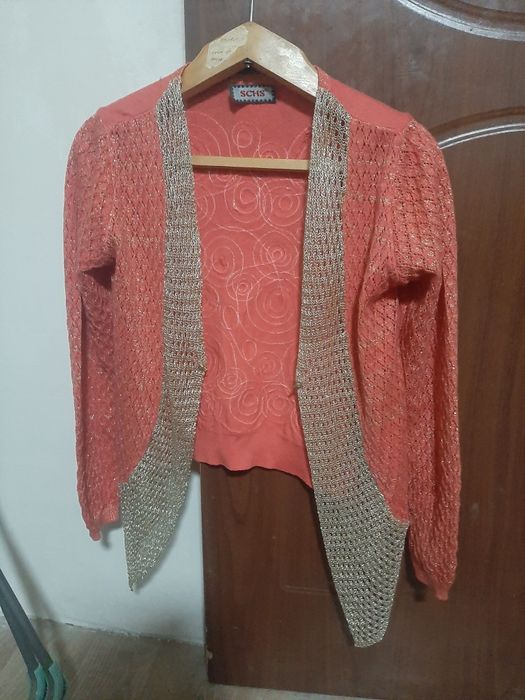 Продам женскую блузку