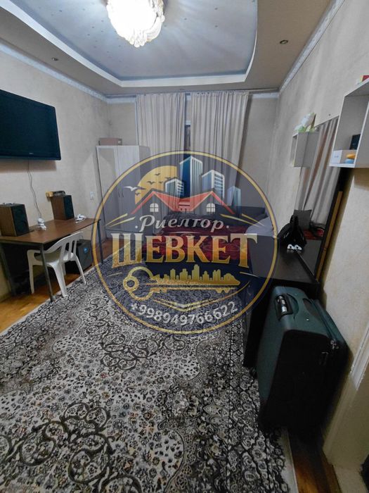 Продам квартиру 1/4/5 в кирпичном доме Ахмад Югнаки 37м2