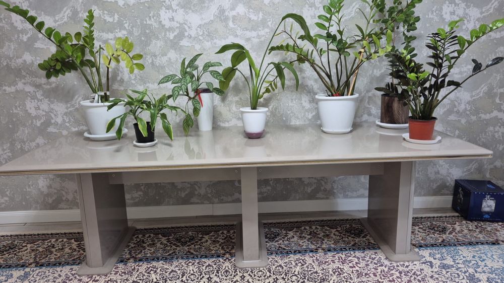 Продается стол качественный