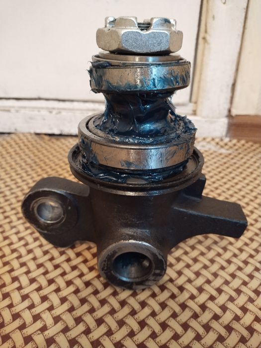 Продам поворотный кулак (цапфа) электропогрузчика