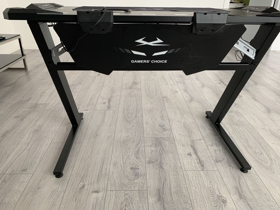 Birou  gaming + rafturi gaming