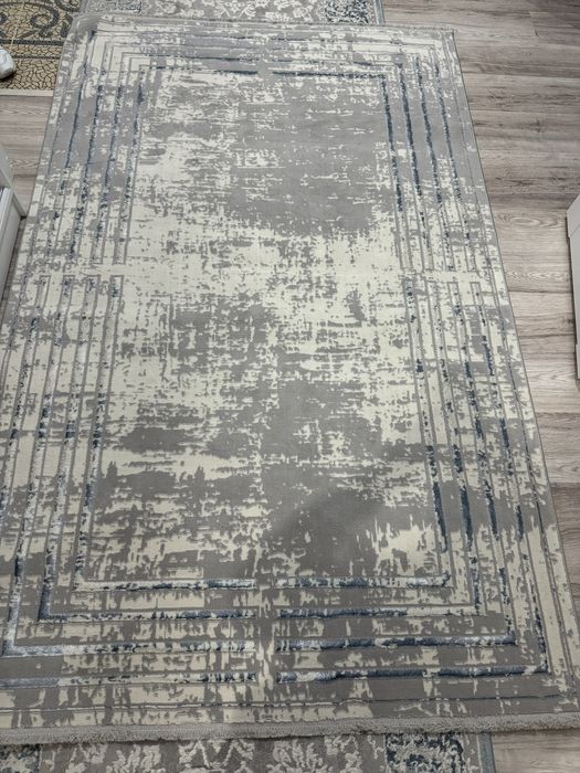 Кілем сатылады 2 шт