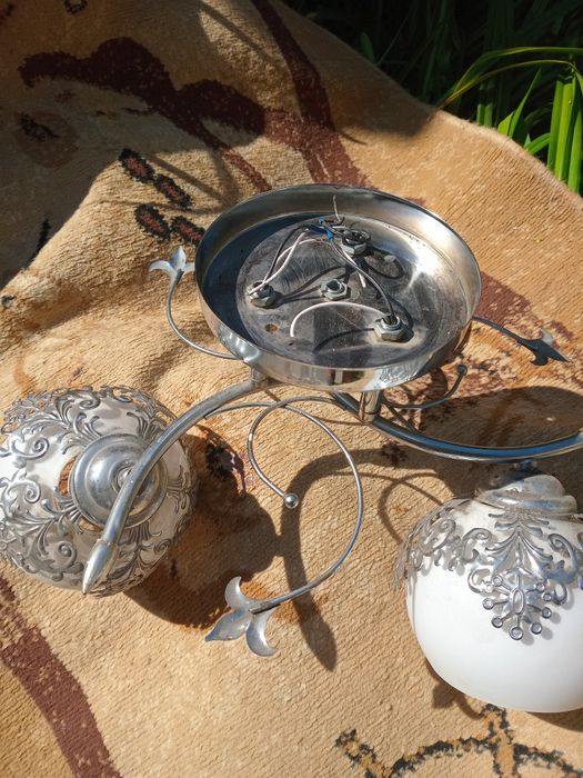 Люстра двухрожковая